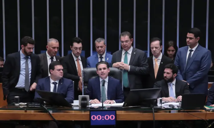 Maioria dos deputados goianos vota a favor do PL da Dosimetria