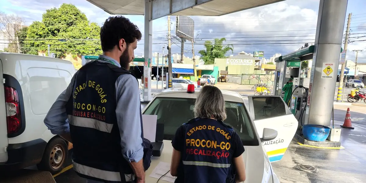 Fiscalização do Procon terminou com 9 postos autuados - Foto divulgação Procon Goiás