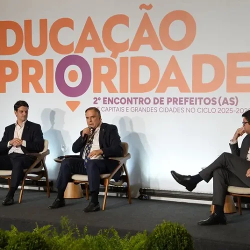 Mabel apresenta avanços da educação de Goiânia em evento nacional em Brasília