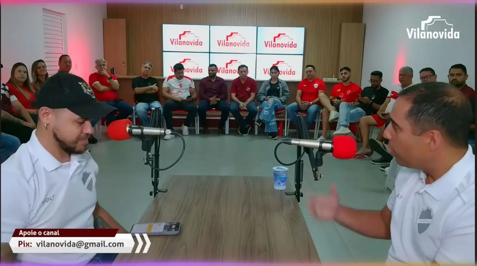 1 presidente de clube vs 30 torcedores (Imagem - Vilanovida - Youtube)