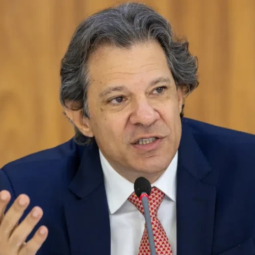 Haddad afirma que governo precisa levantar R$ 20 bilhões para fechar Orçamento de 2026