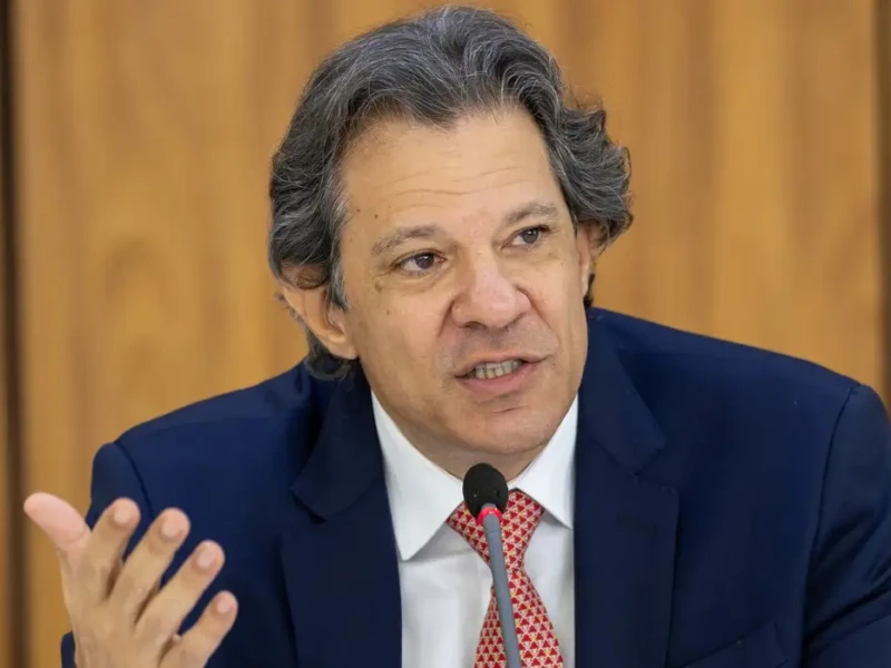 Haddad afirma que governo precisa levantar R$ 20 bilhões para fechar Orçamento de 2026