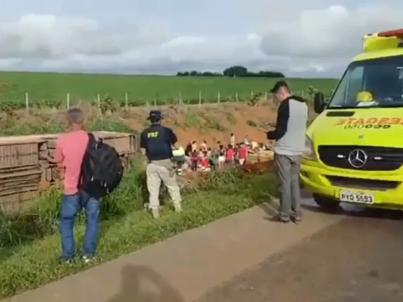 Vítimas foram socorridas até hospitais da região - Foto reprodução de vídeo PRF