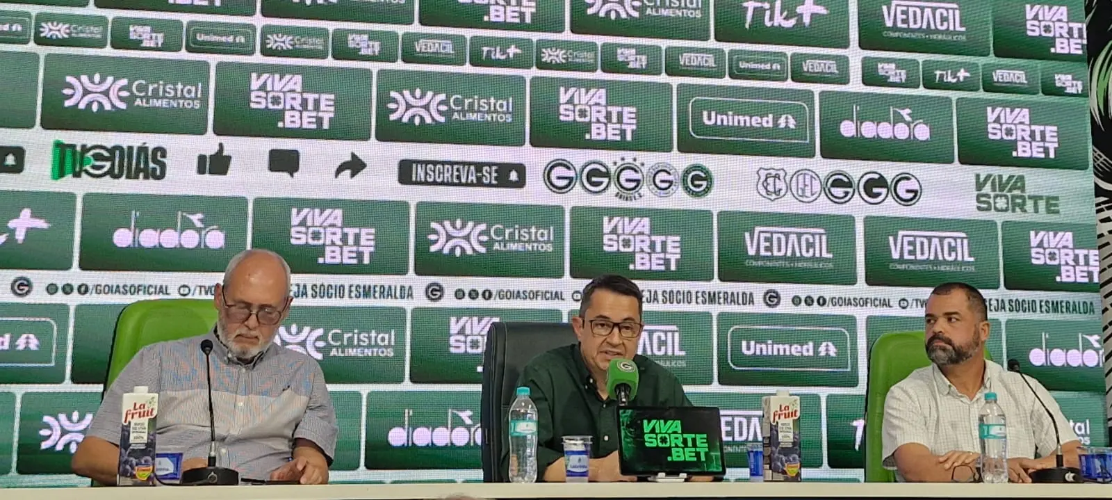 Michel Alves é apresentado no Goiás (Foto - Tandara Reis)