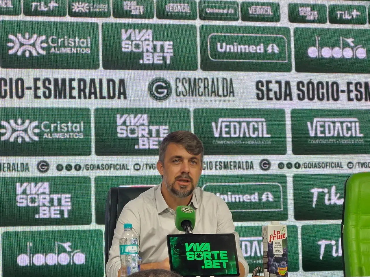 Michel Alves é apresentado no Goiás E.C (Foto - Tandara Reis)