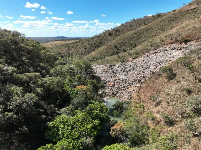 Justiça ordena medidas emergenciais em aterro de Padre Bernardo após instabilidade recorrente