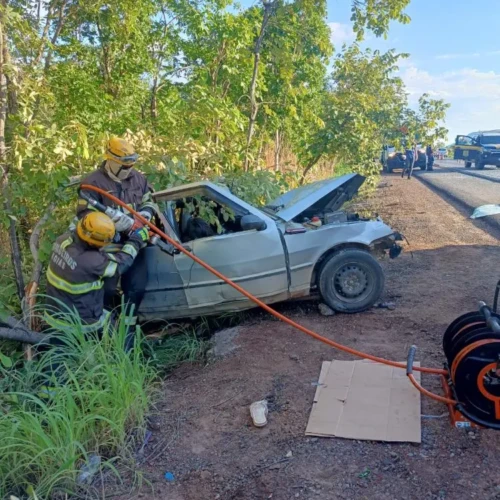acidente em alvorada do norte. foto: CBMG