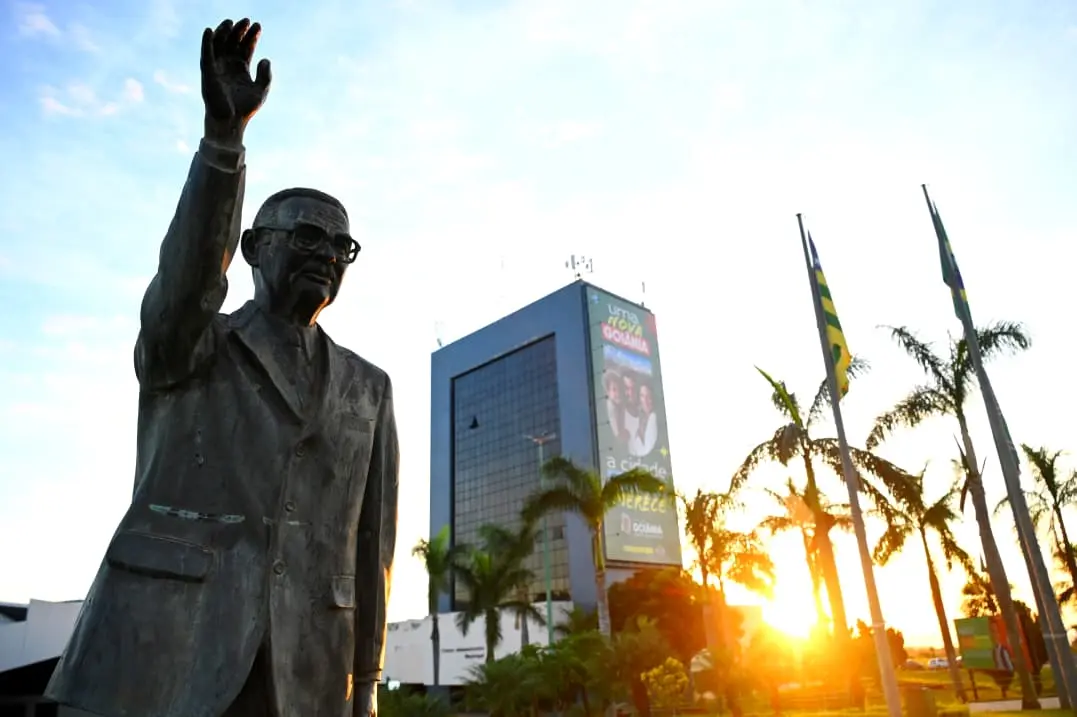 Caiado e Mabel antecipam salários e injetam mais de R$ 2 bilhões na economia goiana