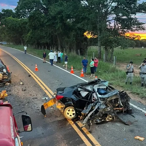 Três policiais militares e outras duas pessoas morrem em acidente na GO-164, em Firminópolis