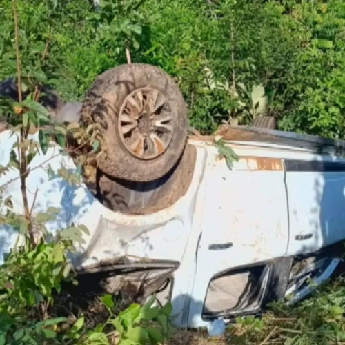 Capotamento na GO-507, entre Caldas Novas e Rio Quente, mobilizou Samu e Corpo de Bombeiros na manhã desta quinta-feira