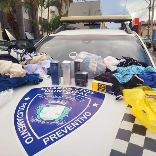 Presa mulher suspeita de série de furtos no Garavelo durante operação da GCM de Aparecida