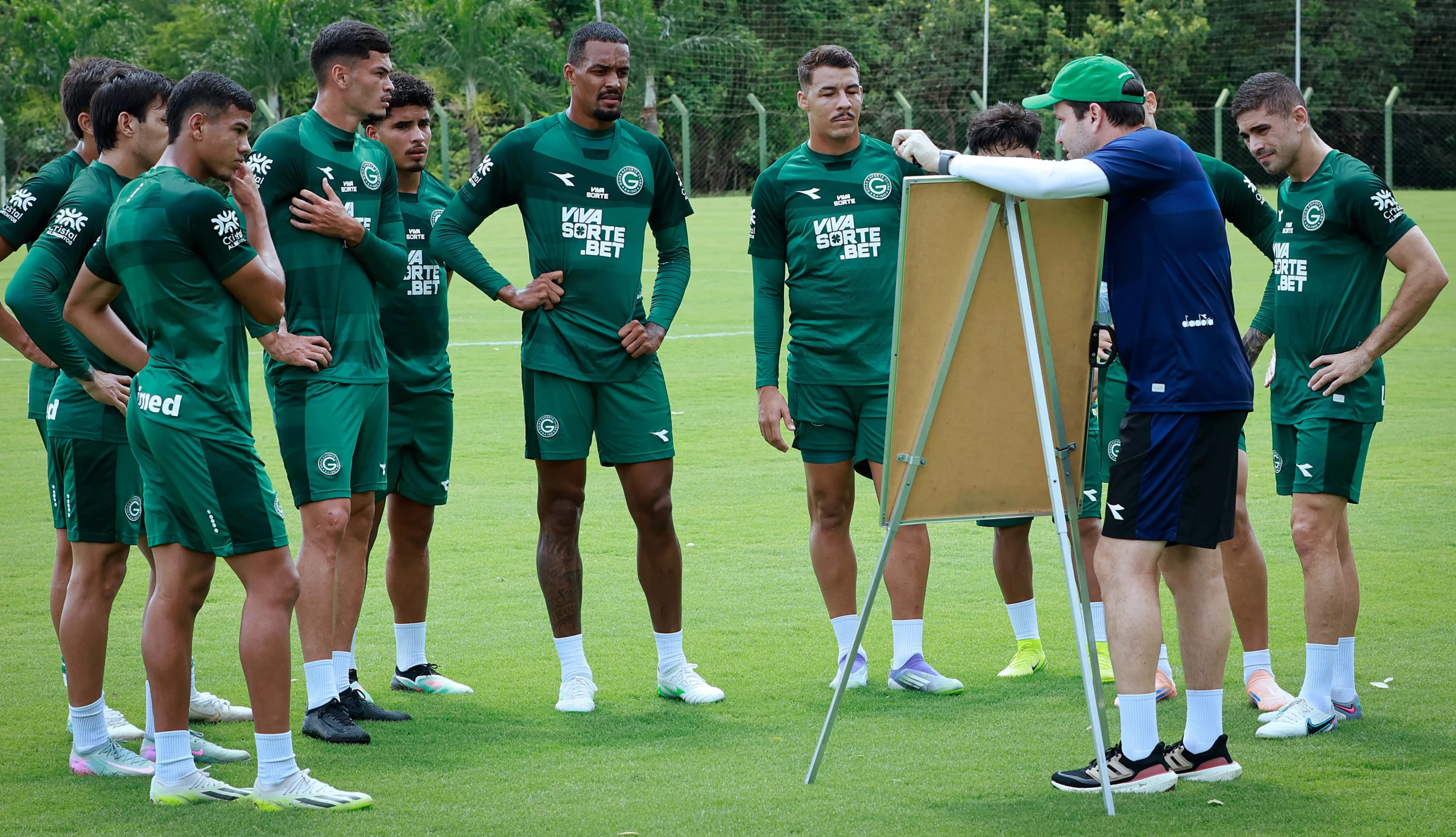 Goiás x Goiatuba: Onde assistir ao vivo o jogo pela 1ª Rodada do ...