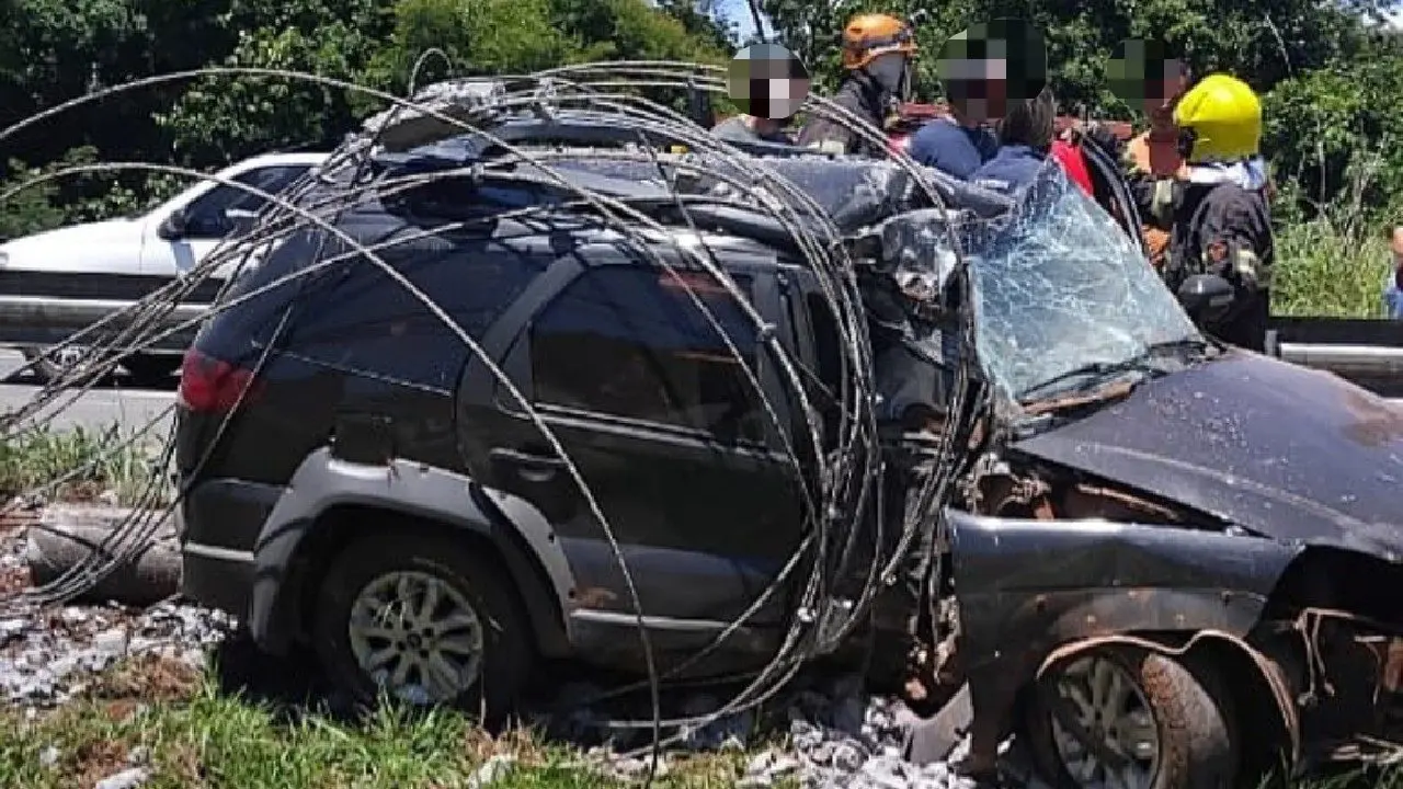 Equipes do SAMU, Corpo de Bombeiros e unidades de suporte avançado atuaram no atendimento do acidente na GO-020.