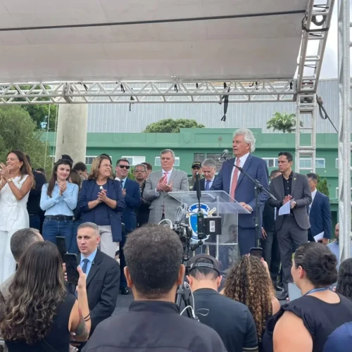 Caiado entrega quatro novos helicópteros e reforça frota aérea da segurança pública em Goiás