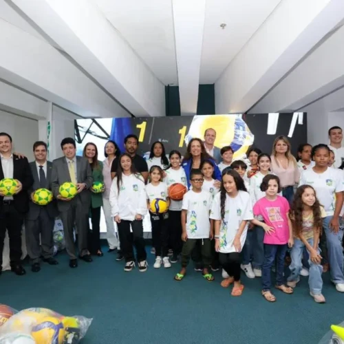 Materiais foram entregues pela primeira-dama Gracinha Caiado e autoridades - Foto Júnior Guimarães
