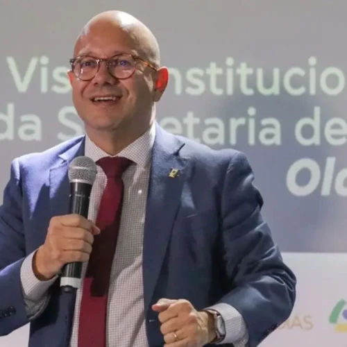 olavo noleto enquanto secretário de relações institucionais