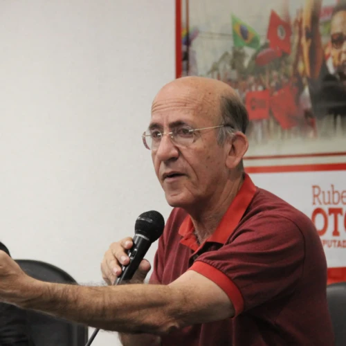 rubens otoni defende edward no congresso