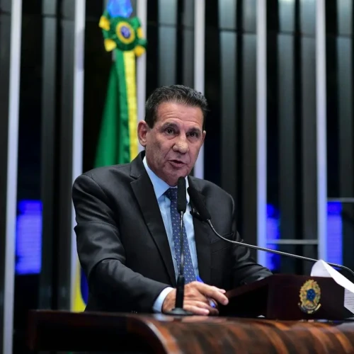vanderlan cardoso em discurso no senado