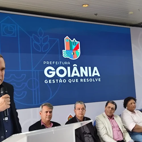 prefeito sandro mabel anuncia fomento a clubes de futebol 9 de fevereiro de 2026