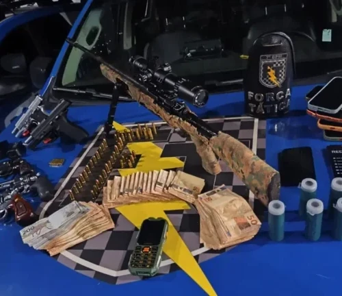Quadrilha suspeita de estelionato é presa com armas e dinheiro em Goiás