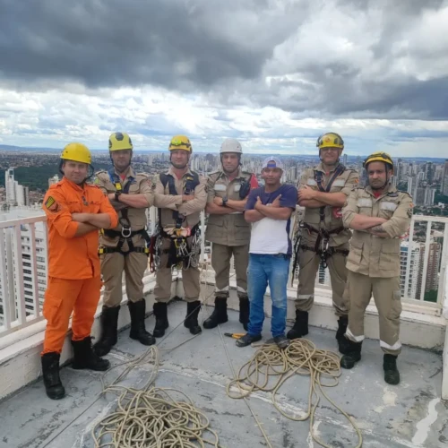 Trabalhador é resgatado a 130 metros de altura em prédio no Jardim Goiás, em Goiânia