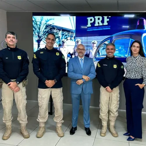 PRF em Goiás recebe procurador-chefe da União para reforçar cooperação institucional