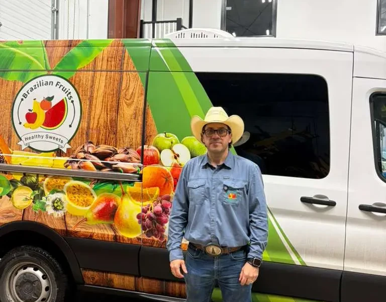 Roberto e van da Brazilian Fruits