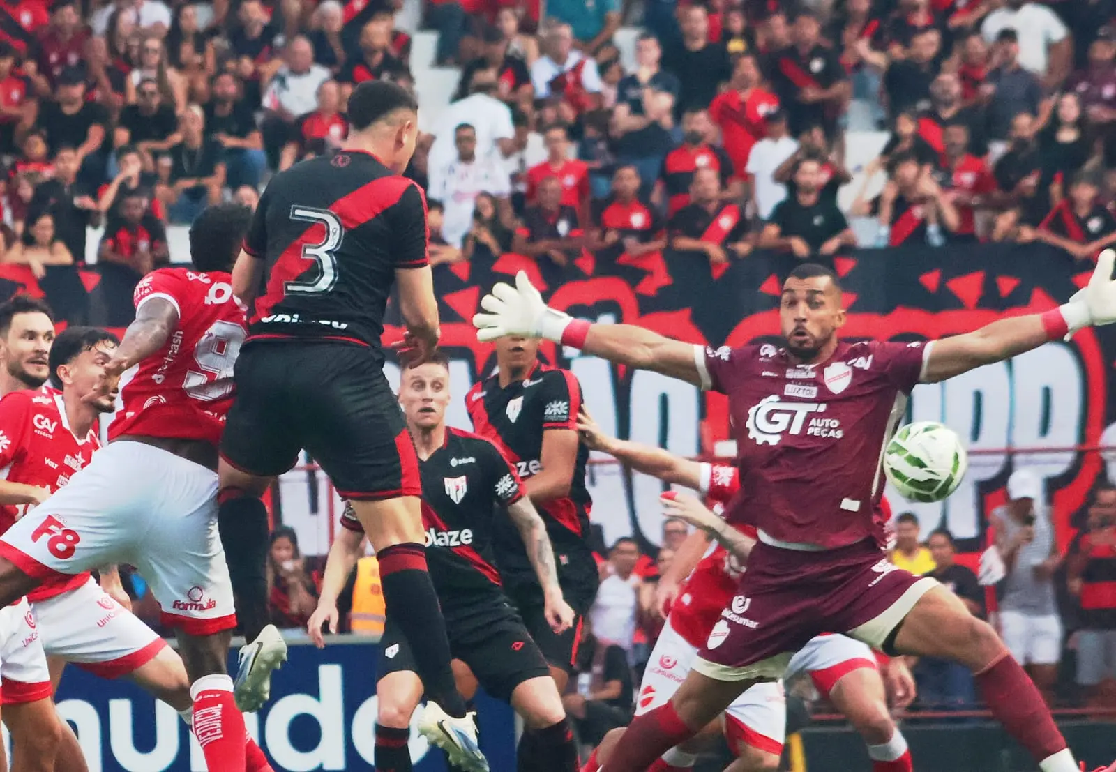 Atlético vence o Vila Nova e abre importante vantagem nas semifinais do ...
