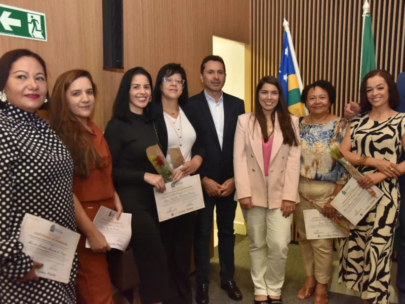 Câmara de Aparecida homenageia mais de 200 mulheres em sessão solene pelo Dia da Mulher
