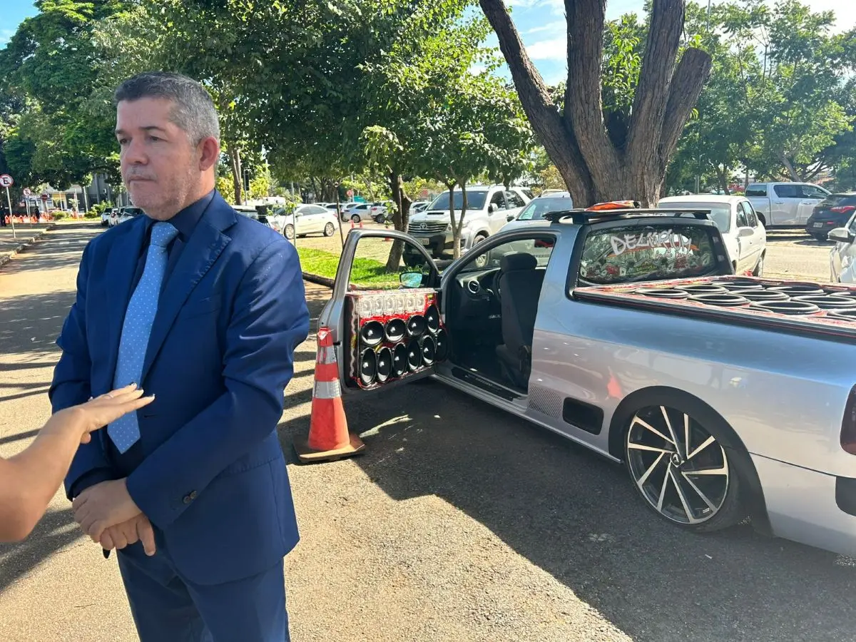 Portaria do Detran-GO passa a exigir regularização de carros com som  automotivo e baterias extras