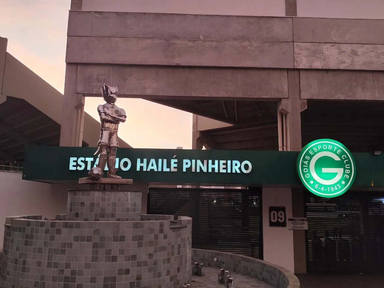 Goiás x Vila Nova: Onde assistir ao vivo o jogo pelo Campeonato Brasileiro Série B