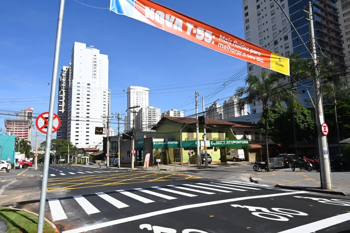Mudança nos sentidos entra em vigor nas avenidas T-10 e T-55 neste sábado - Foto Alex Malheiros e Joabe Mendonça