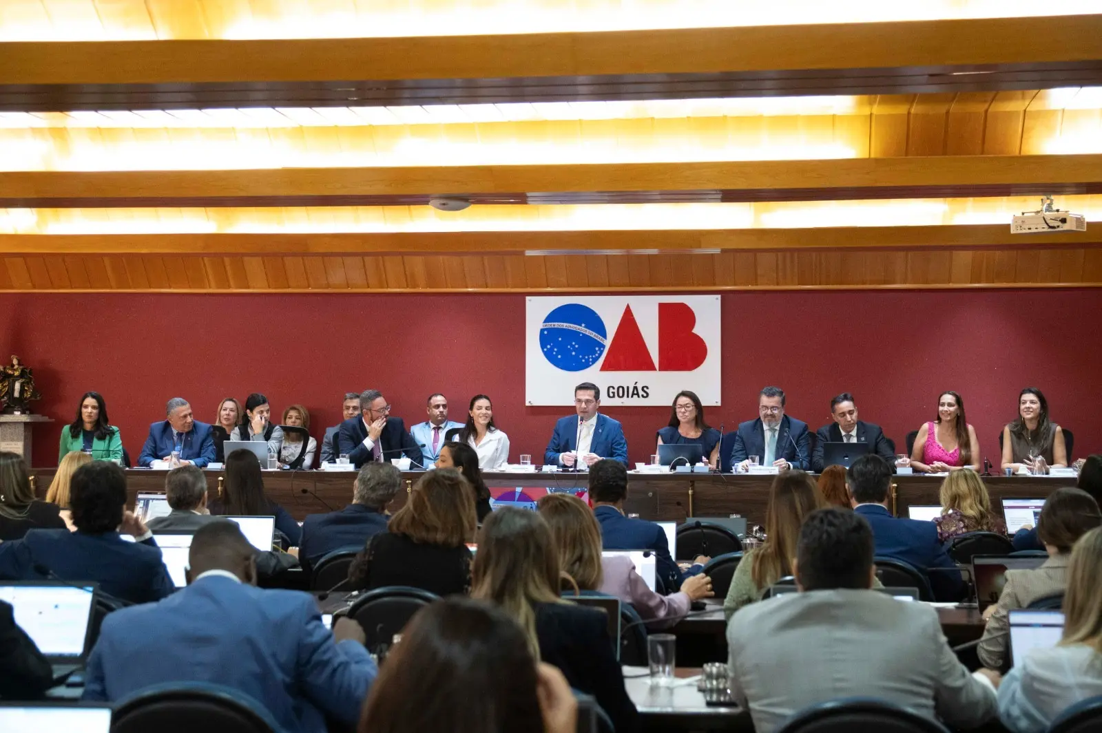 OAB-GO contesta IR sobre lucros de advogados