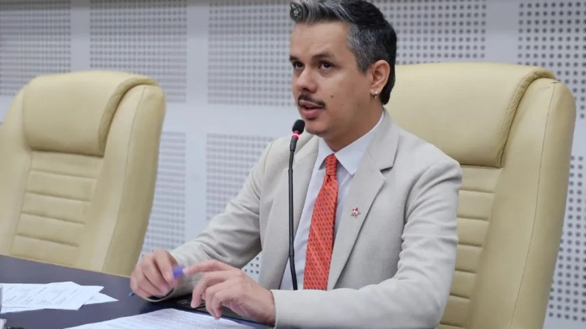 Sessão foi proposta por Fabrício Rosa, vereador que representa comunidade LGBTQIA+ na Câmara - Foto divulgação Gustavo Mendes - Câmara de Goiânia