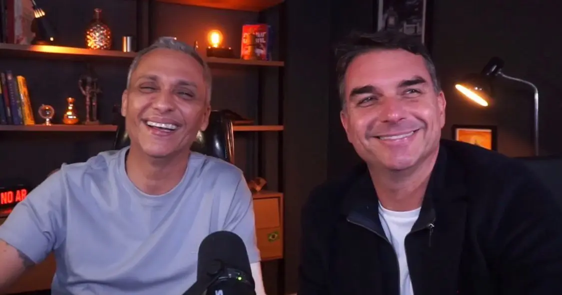 Flávio Bolsonaro se reúne com Gayer em Goiânia