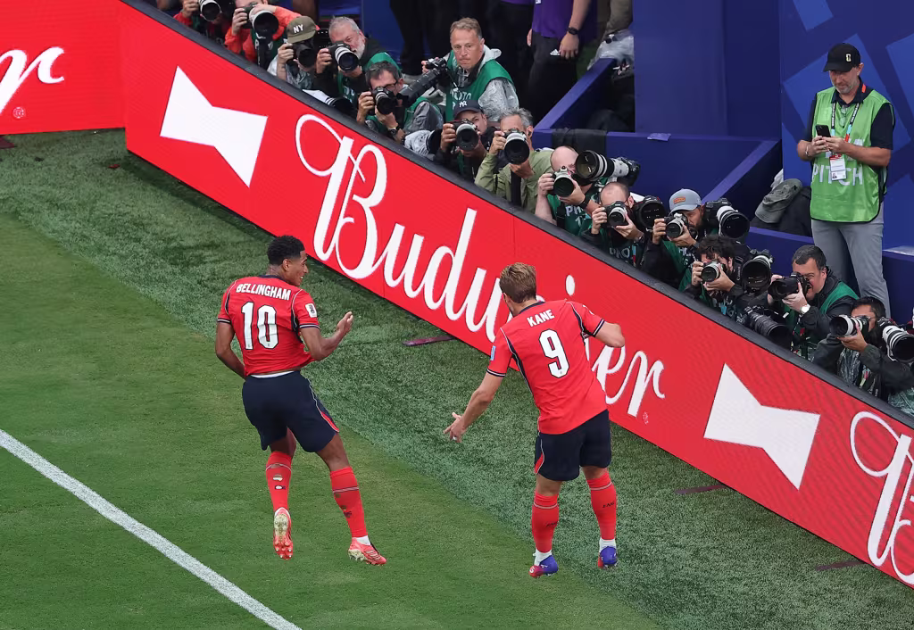Inglaterra vence e avança na Copa do Mundo