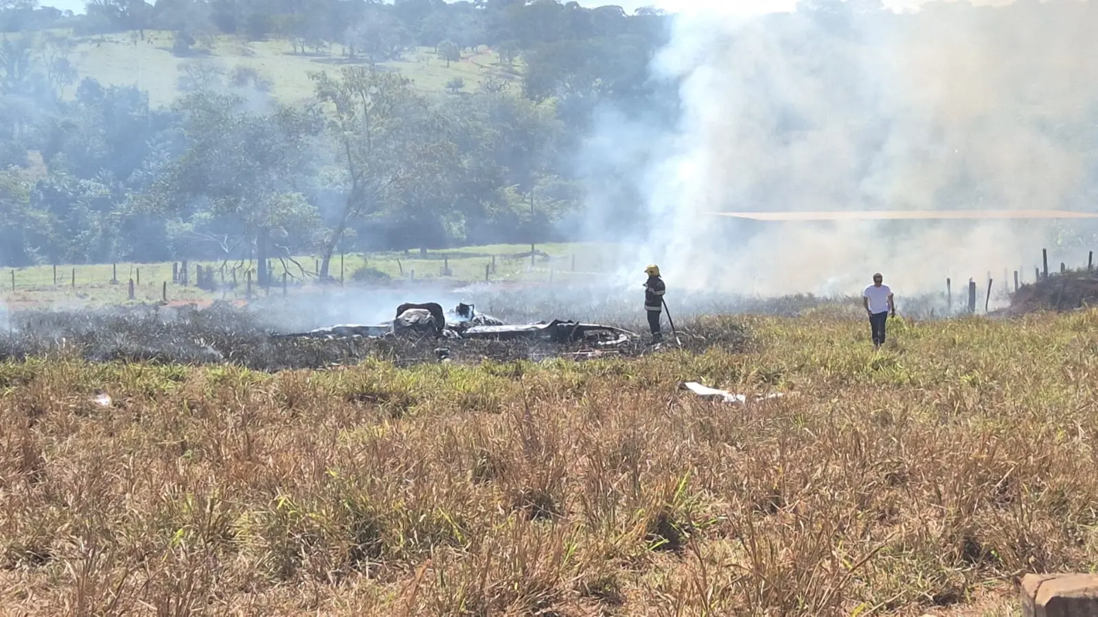 Idoso de 74 anos é salvo após queda de avião em Goiás