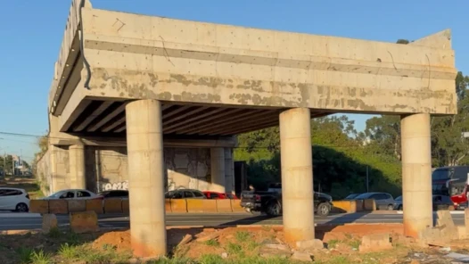 Problemas estruturais são avaliados, mas acessos laterais já foram anunciados por Sandro Mabel - Foto Altair Tavares - DG