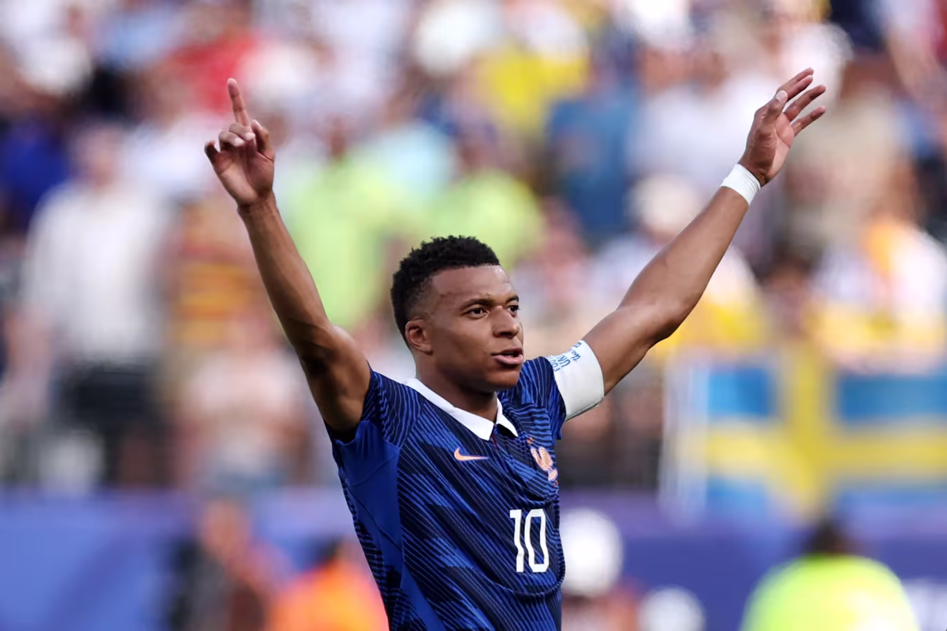 França atropela Suécia e avança com show de Mbappé