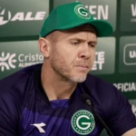 “Tem um valor significativo”: Hugo Jorge Bravo valoriza vitória do Vila Nova no clássico