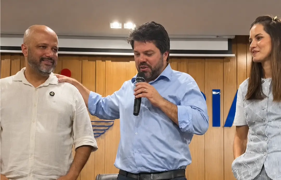 Prefeito de Anápolis divide apoio a deputados federais