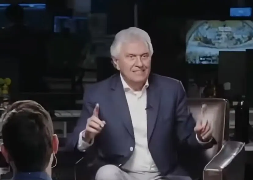 Caiado ataca Flávio Bolsonaro e diz que ele favorece reeleição de Lula