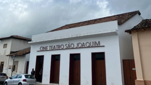 Cine Teatro São Joaquim terá programação especial de férias com cinema, teatro e música