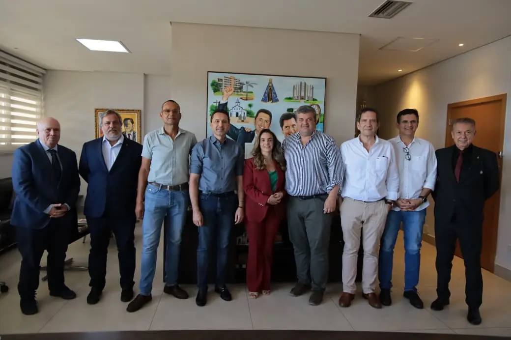 Vilela recebe missão portuguesa e discute parcerias para atrair investimentos a Aparecida