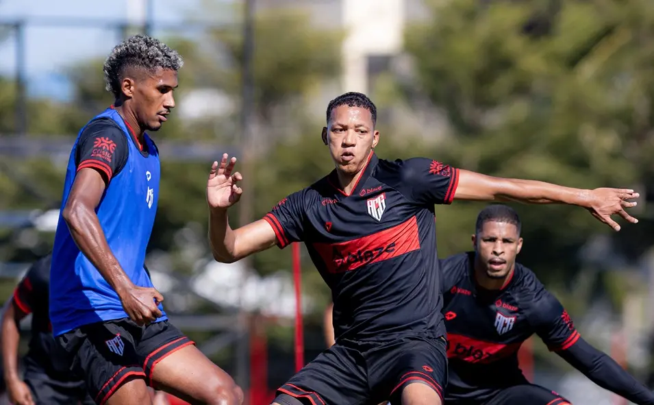 Atlético-GO: Transfer Ban Impede Inscrição de Novos Jogadores