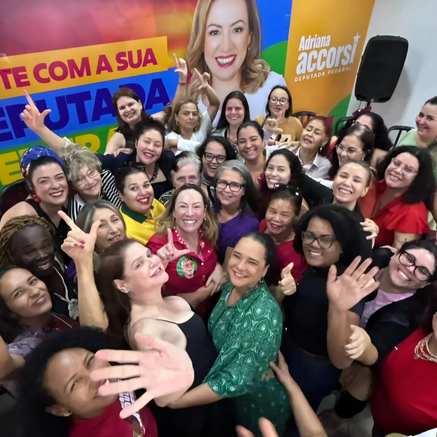 Mulheres se unem em apoio a pré-candidata após ataques misóginos