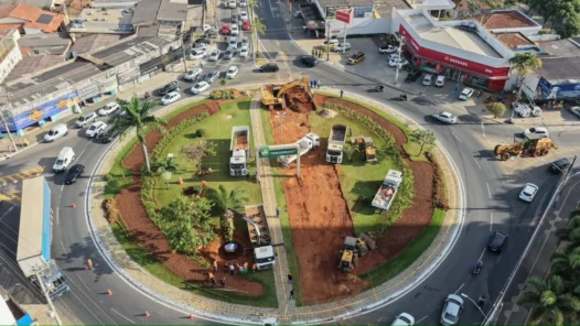 Obras na Praça Ciro Lisita prometem ampliar a capacidade viária da Castelo Branco - Foto Joabe Mendonça e Luciano Magalhães