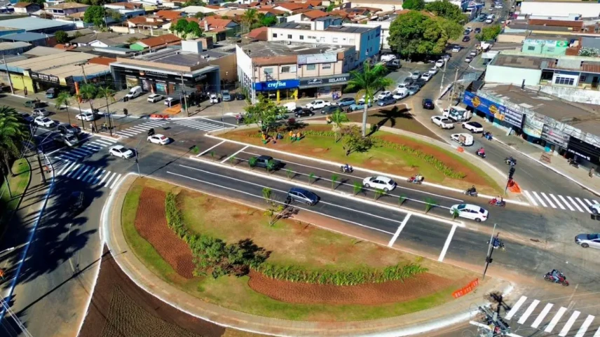 Ciro Lisita é liberada para o trânsito após obra que cortou a praça - Foto Joabe Mendonça - Secom Goiânia