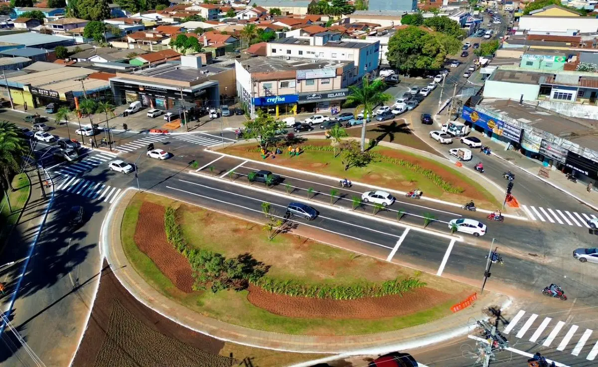 Goiânia: Nova praça reabre e promete desafogar trânsito da Castelo Branco