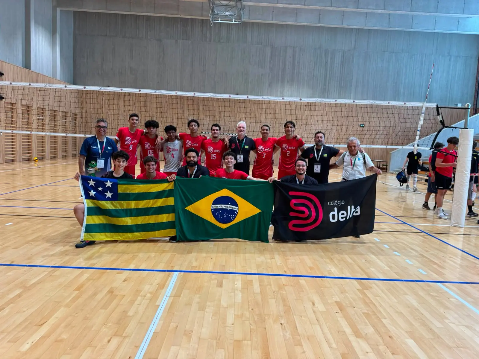 Colégio goiano é campeão mundial de vôlei na Hungria